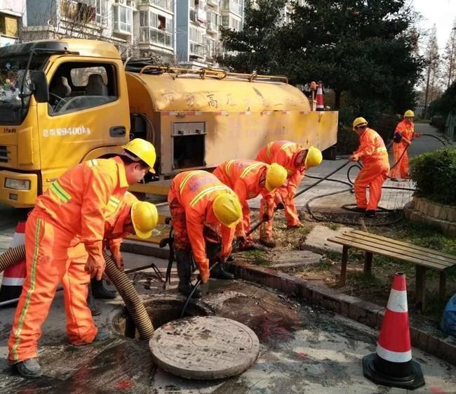 松山湖市政管道清淤