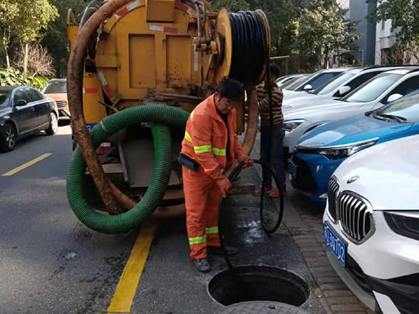松山湖排污管道清淤